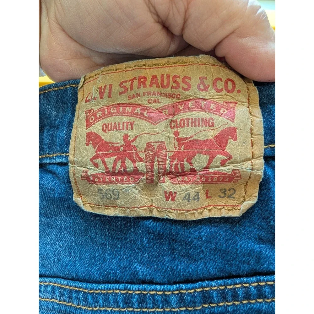 Levis levis 569